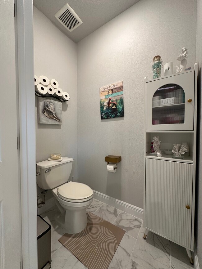 Building Photo - 28656 Sweet Persimmon Dr