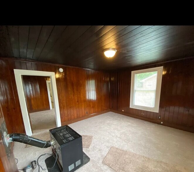 Building Photo - 1020 Grace Ave