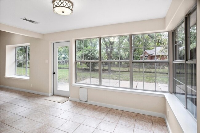 Building Photo - 8735 S Monticello Cir