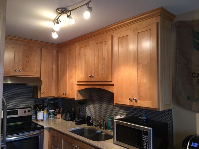 Building Photo - 246 White Bridge Pike