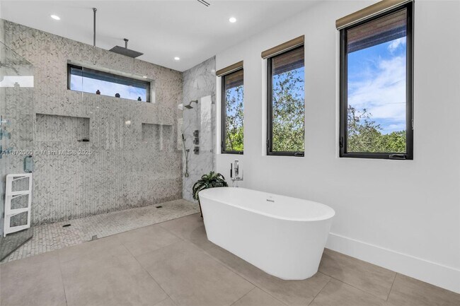 Building Photo - 6120 SW 80th St