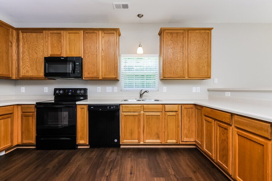 Building Photo - 801 Widewaters Parkway