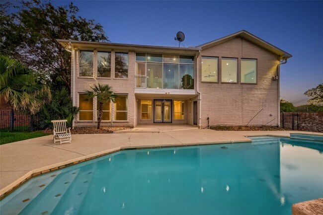 Building Photo - 7203 Timberlake Dr