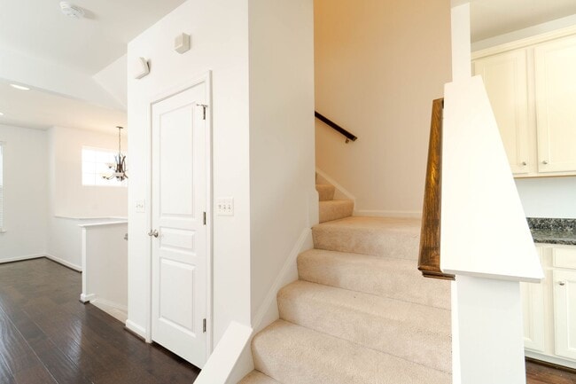 Building Photo - 8381 Scotland Loop