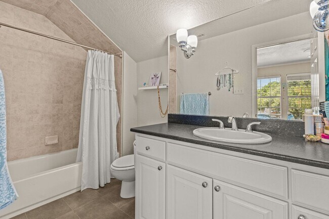 Building Photo - TCU-3518 Westcliff Rd