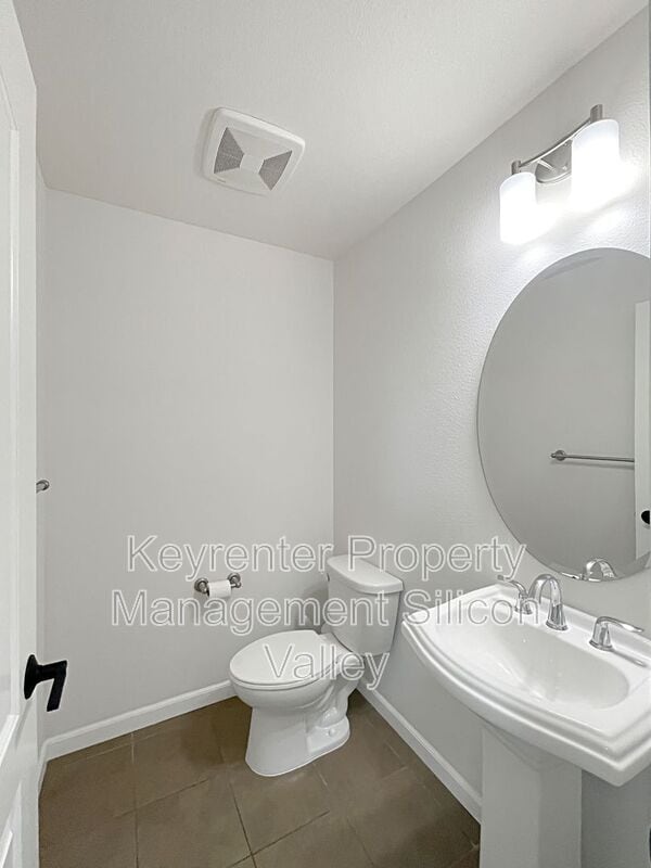 Building Photo - 638 Cedarville Ln