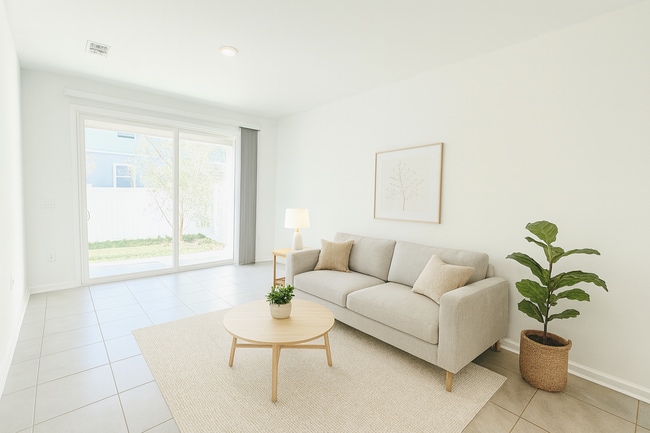 Building Photo - Move-In Ready Townhome with Spacious Layou...