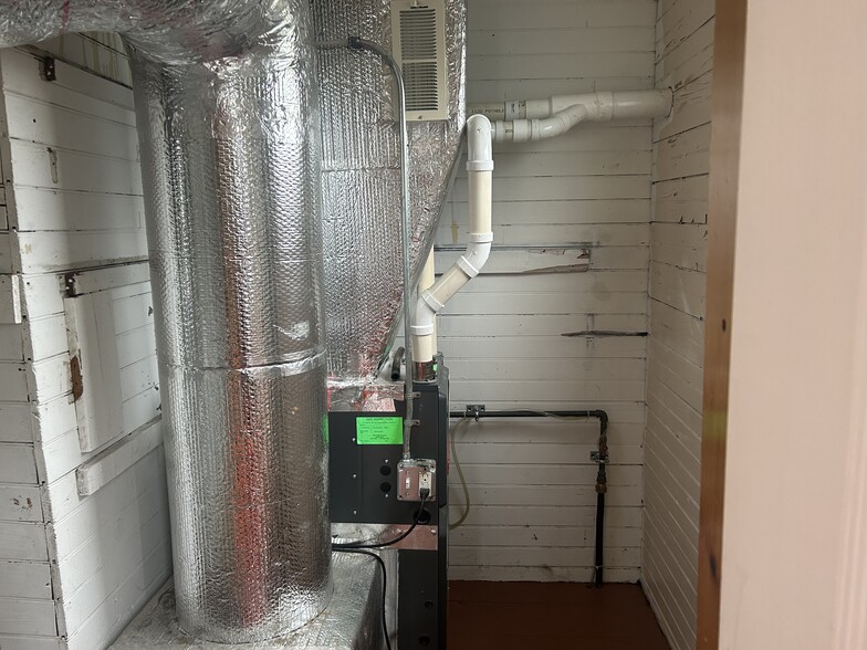 Forced Air Furnace - 91 Ward St