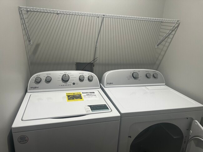 Washer/Dryer - 4092 A Ave