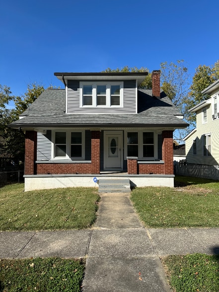 Primary Photo - 303 S Alta Ave