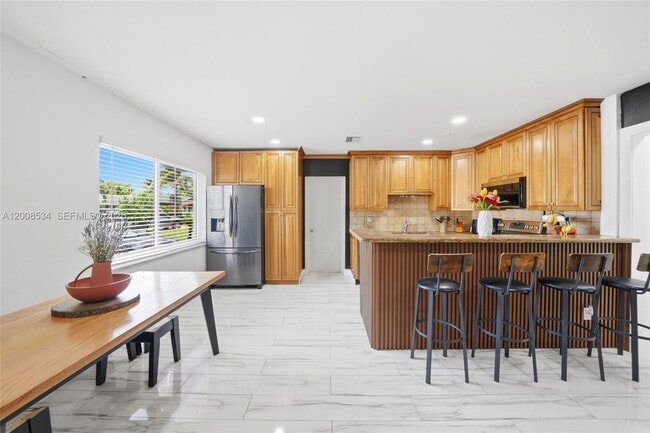 Building Photo - 2202 NW 61st Pl