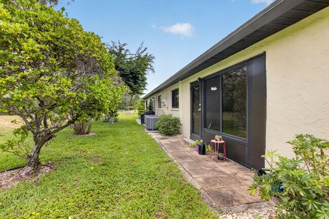 Building Photo - 4944 Equestrian Cir