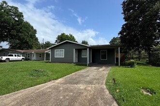 Building Photo - 1819 Lincoln Dr