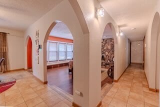 Building Photo - 2112 Castle Ct