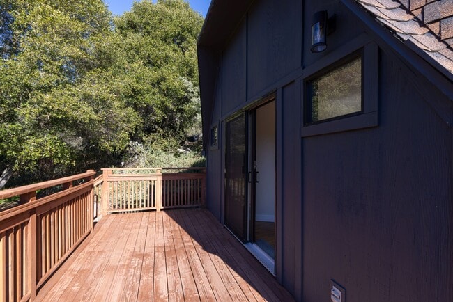 Building Photo - 250 Homestead Trl