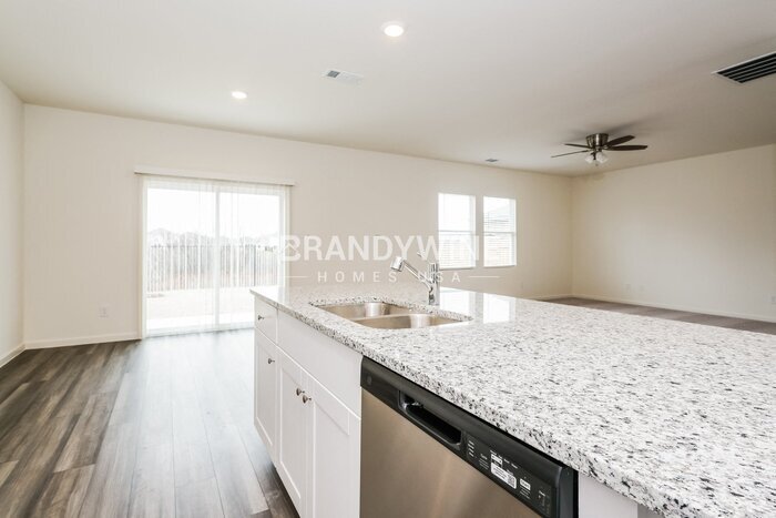 Building Photo - 8256 Muscovy Dr