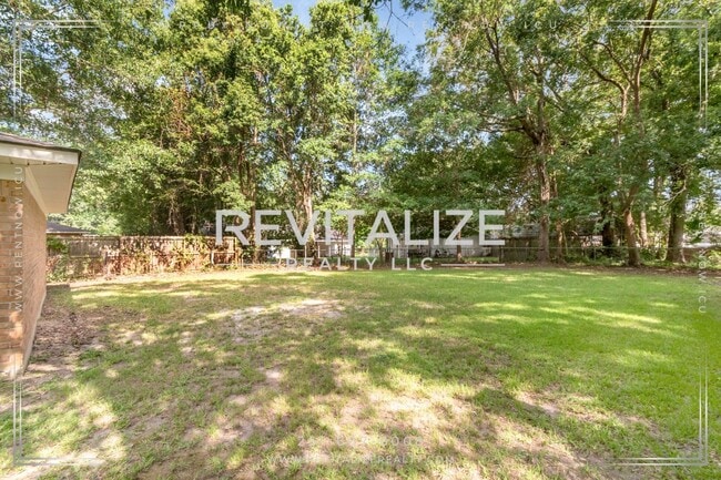 Building Photo - 3 Bedroom Bungalow in Mobile