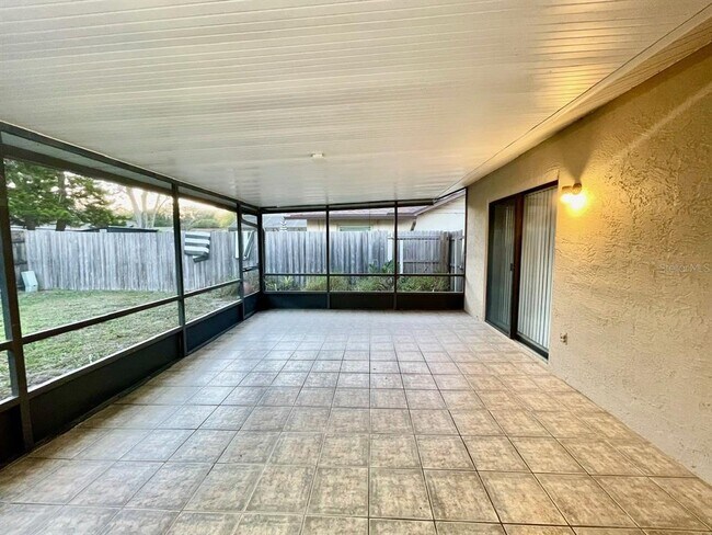 Building Photo - 10026 Chesham Dr