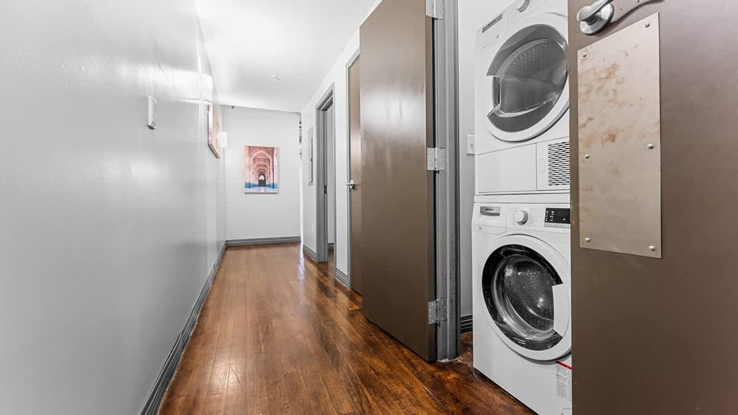 Building Photo - 500 S Ervay St