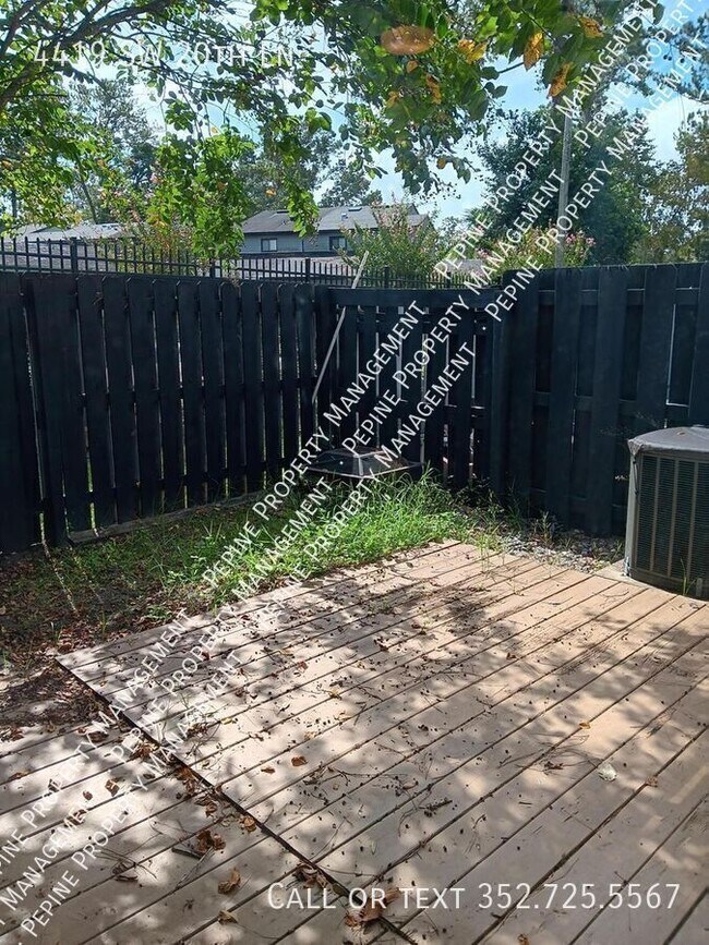 Building Photo - 4419 SW 20th Ln
