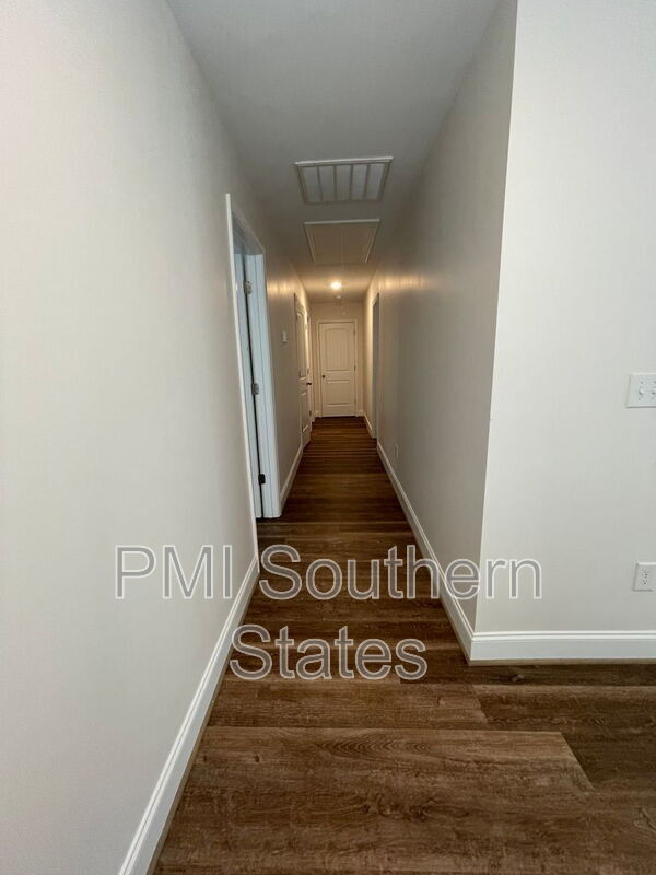 Building Photo - 201 Clarus Crk Wy