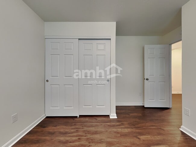 Building Photo - 724 Mary Ln Ext