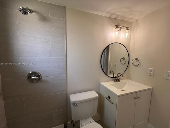 Building Photo - 2745 W 66th St