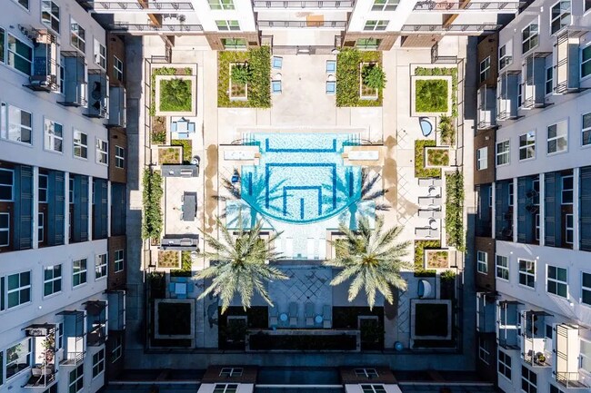 Building Photo - 1711 Caroline St