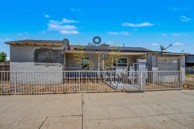 Building Photo - 3049 E McKinley Ave