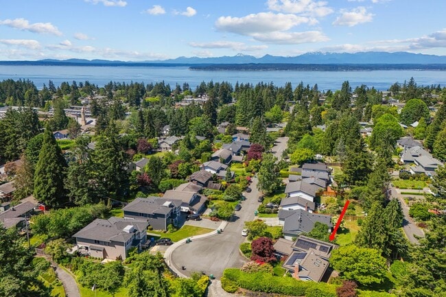 Building Photo - Beautiful 4 Bedroom Home in Richmond