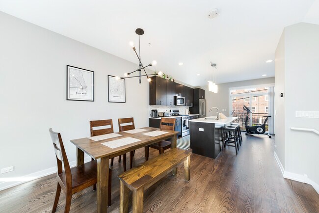 Building Photo - 1025 Walnut Wy