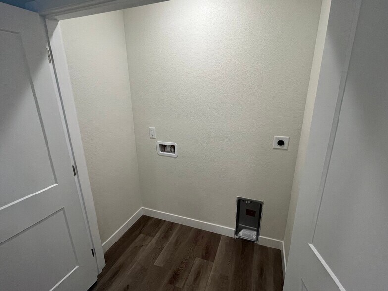 Building Photo - 18645 Stroh Rd