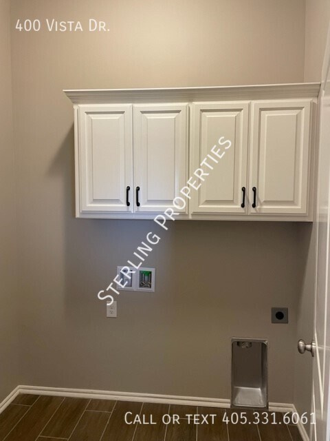 Building Photo - 400 Vista Dr