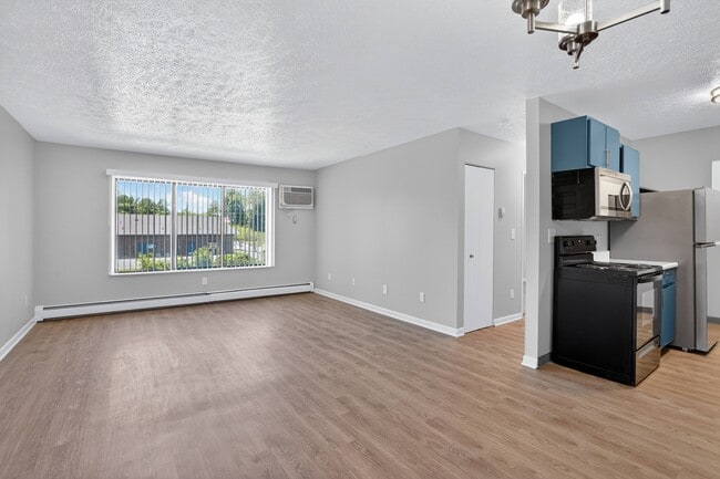 Building Photo - Lakeside Apartments