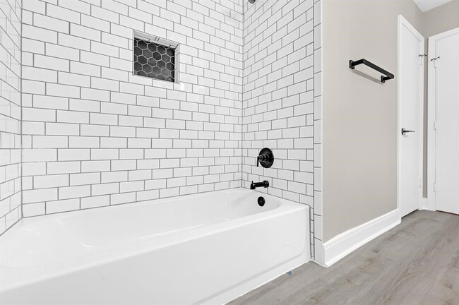 Building Photo - 5730 Old Lodge Dr