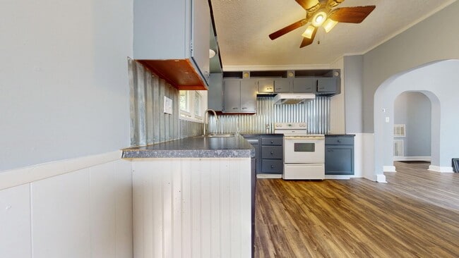 Building Photo - Cute Cape Cod, 3 or 4 bedroom in Mansfield