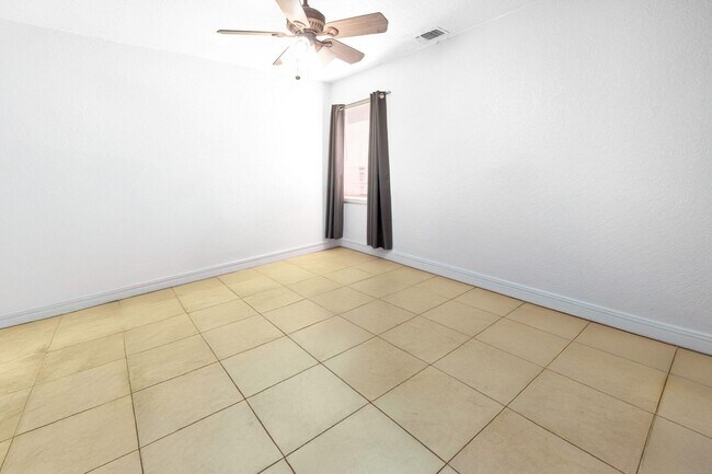 Building Photo - 3504 Waterview Cir