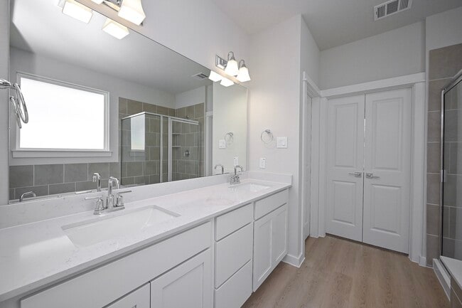 Building Photo - 33019 School Hl Rd