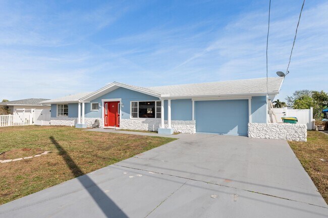 Building Photo - 121 Carlisle Ave NW