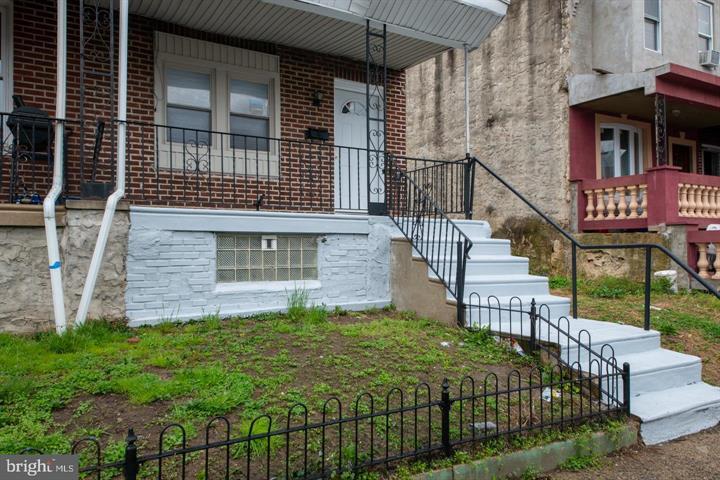 Building Photo - 2061 Wilmot St