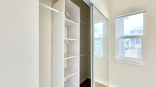 Building Photo - BRAND NEW 1 BED/1 BATH IN THE HEART OF KAI...