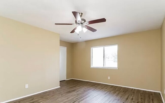 Building Photo - 2308 Escalante Ave