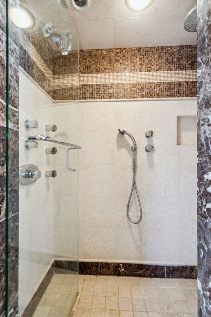 Building Photo - 935 S Pennsylvania St