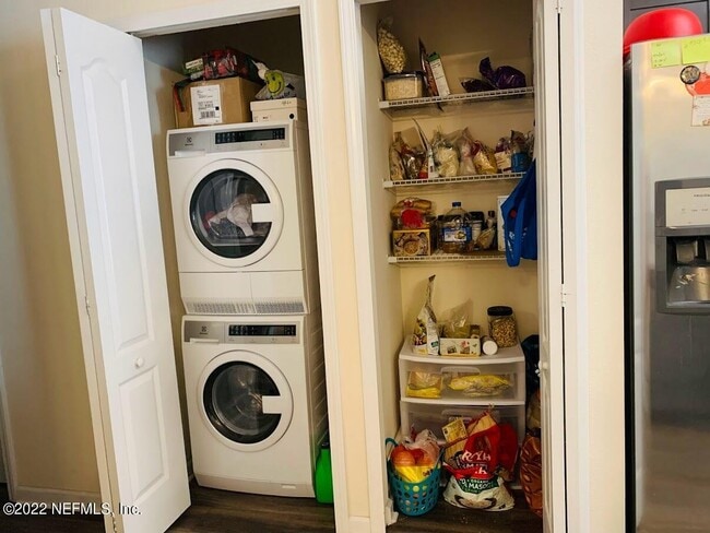 Building Photo - 4959 Key Lime Dr