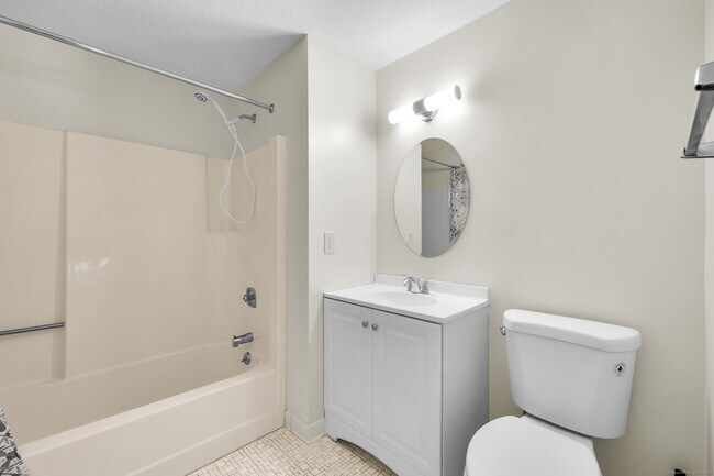 Building Photo - 103 Cliffside Dr
