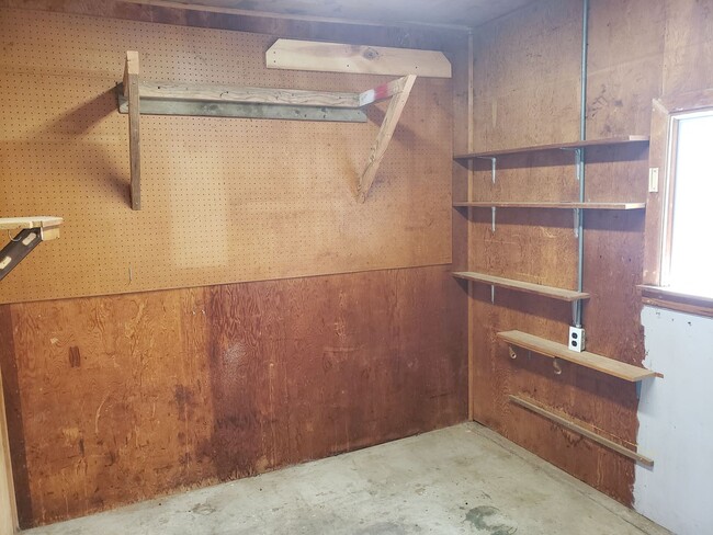 Building Photo - Unique Forest Grove Ranch with Large Backyard