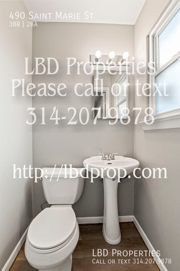 Building Photo - 490 St Marie St