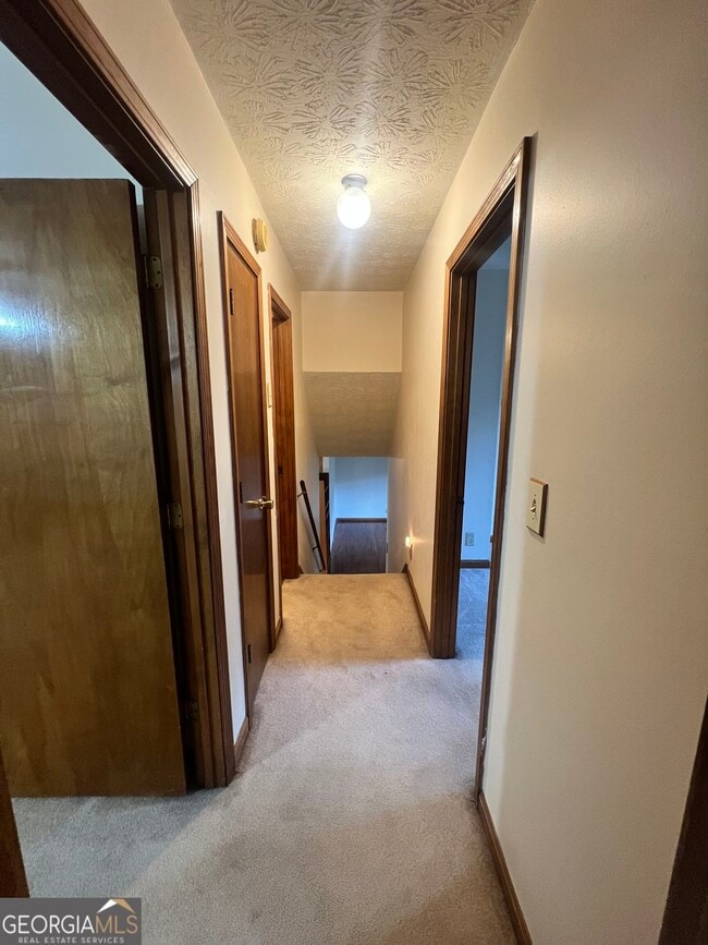 Building Photo - 2060 Kimber Trail