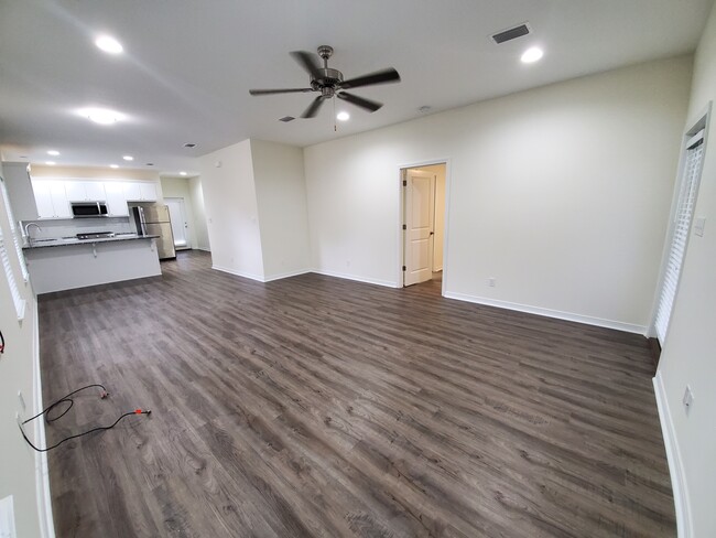 Building Photo - 37 Bayou Rd
