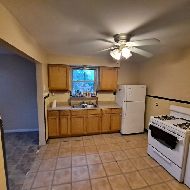 Building Photo - 5141 Sumter Ave